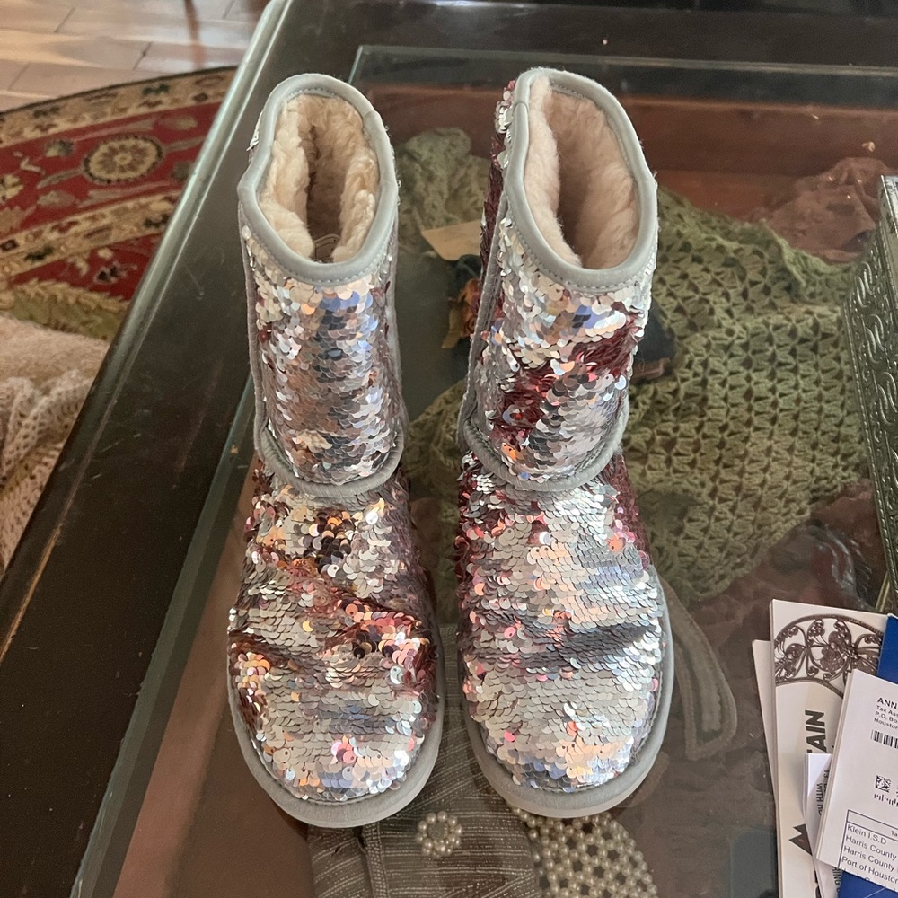 Sparkle UGG’s.